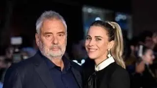 Sarah a 34 ans : qui est la c&eacute;l&egrave;bre jeune compagne de Luc Besson ?