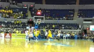 PJ Simon scores on a one-hand shot in transition