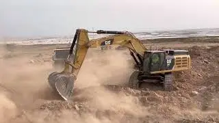 CAT 349E LME | High Productivity Excavator Loading