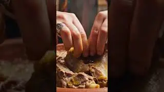 M&eacute;choui (Moroccan whole-roasted lamb)