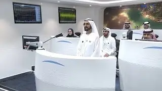 محمد بن راشد يجري اتصالا مع رائد الفضاء هزاع المنصوري على متن محطة الفضاء الدولية