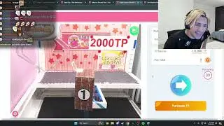 xQc Tries to Win Prizes on the Crane Game (Claw Machine)