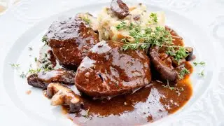 Filet mignon de porc au vin rouge - pork tenderloin in red wine