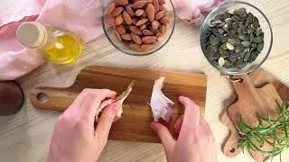 🧄 Mixed Nuts with Herbs & Garlic | 10-Minute Savory Snack