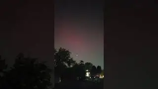 Aurora Borealis in Chicago. Light pollution is not a problem. So cool. #aurora #northernlights