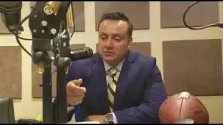 A Troy Santiago le gan&oacute; la emoci&oacute;n al hablar del futbol americano