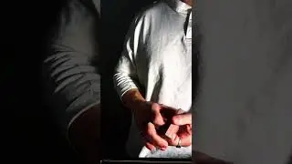 Cards and dramatic lighting 👌🏼 #viralvideo #cardgame #cards #cardtrick #magic #cardmagic #viralshort