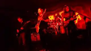Alas Del Mal - El Marquez bajo la luz