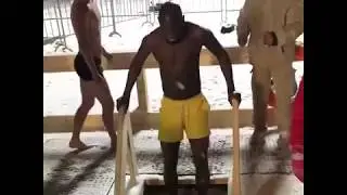 Крещенские купания студентов РУДН / Students of the RUDN University are swimming in the ice-hole
