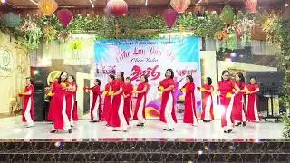 Tiết mục múa giao thừa chào xuân của CLB Hoa Phượng Tím HP vô cùng đặc sắc và ý nghĩa.