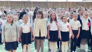 Kielce. SP 33. Akcja „Szkoła do hymnu” (10.11.2022)