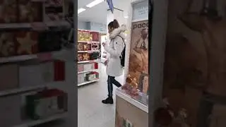 Пазаруване с приятелки I Shopping with friends