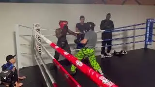 WK12 Powerhouse Boxing Club Ricardo sparring JJ at 501 BC