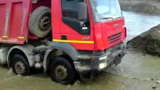Autobasculanta 8x4 Iveco Trakker