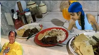 INDIAN STYLE CURRIED GOAT & ROTI WITH WHITE RICE. (Ordinary family dinner) Nice can't done !!!!