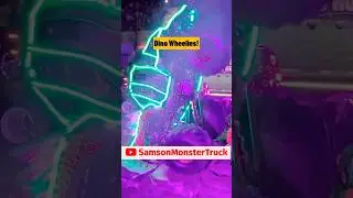 DINO WHEELIES! Mega Wrex and Skelesaurus Monster Truck Highlights!