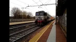 E.656.575 sul TCS La Spezia Migliarina - Padova Interporto + vari containers chiusi
