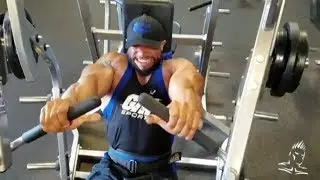 Sergio Oliva trains chest at The Mecca