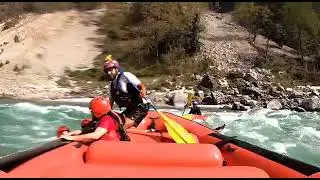 #rishikesh #rafting #rescue  #perfect  rescue by rafting  guide #sortvideo