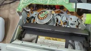 VCR shuts off after inserting tape