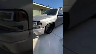 LOWERED 2005 GMC SIERRA