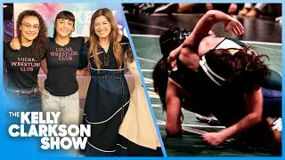 Kelly Clarkson Meets First All-Girls Wrestling Club In NYC