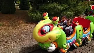 man&egrave;ge enfants chenille Walygator