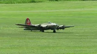 Giant RC B17  Crash on Maiden flight