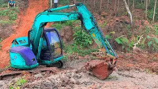 Kobelco Excavator Working deep in the valley  | Amazing Excavators