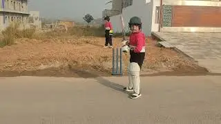 Front foot and back foot defensive shots -         Pro cricket with Zaran.