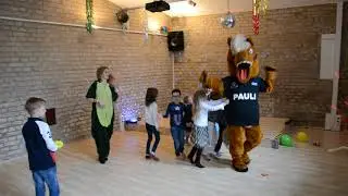 Pauli bei der Party eines kleinen Working Equitation Reiters
