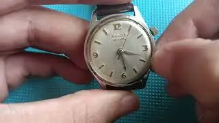 C&oacute;mo programar la alarma en un reloj mec&aacute;nico antiguo. 