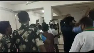 Congress leaders at RGUKT Hospital | RGUKT basar food poison #MassFoodPoison iiit basar