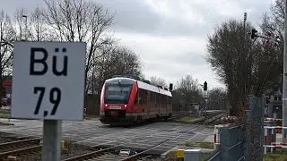 🚆 Triebwagen Lint NBE 648 848-9 f&auml;hrt am B&uuml; Eckernf&ouml;rder Str. als RB 73 in Richtung Eckernf&ouml;rde / 4K