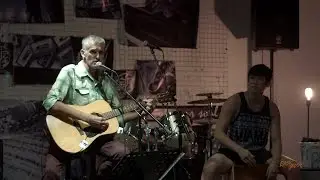 PeterG - Higher Ground LIVE at Kim Haus || EasyBusyTV