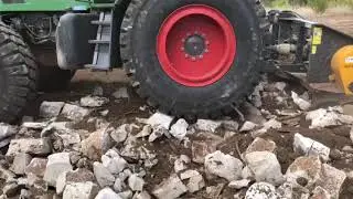 Fendt 926 vario con macina sassi Bisceglie