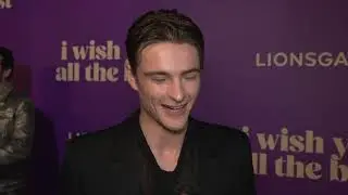 ЖЕЛАЮ ВАМ ВСЕГО ЛУЧШЕГО: Кори Фогельманис на премьере в Нью-Йорке | ScreenSlam