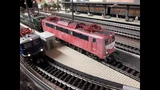 Gealterte BR 150 (M&auml;rklin Nr. 37858) macht Aushilfsfahrten