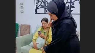 زوج يراقب زوجته ليرى ماذا تفعل مع امه فى غيابه
