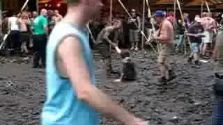 Zwarte cross modderworstelen