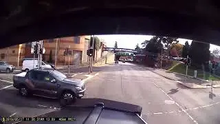 Aussie dash cam trucks vs everyone #truckies #truckdriver #australia #roadtrainsaustralia #trucker