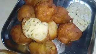 మెత్తని దూది లాంటి మైసూర్ బోండా తినాలనిపిస్తే అప్పటికప్పుడు ఇలా చేయండి వుండలు లేకుండా వస్తాయి#video 