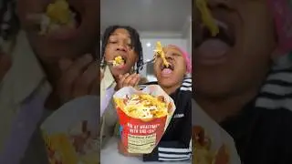 How to eat street food CHEESE FRIES properly? 🤤❤️🍟