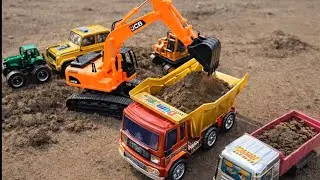 🛻Heavy Duty Action: JCB Loading Mud into Dumper Truck! 🚜🏗️