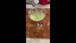 Cucumber Basil Martini 🍸