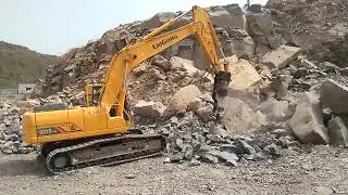 Liugong 922D HD with Rock Breaker