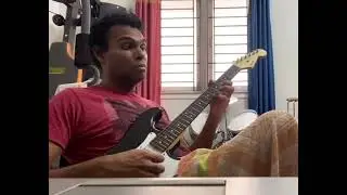 Fastest Guitar Player #guitarsarebetter #guitarriff #yamahaacousticguitar