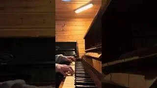 Random boogie woogie in C on Tchaikovsky/Krasny Oktyabr #outoftune #пианино #boogiewoogiepiano