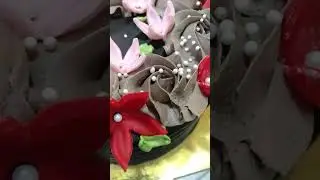 💓small cake chocolate strawberry 🍓 fondant flowers 🌼🙏🙏