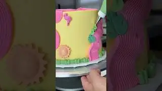 you might hate this cake! #cakedecorating #shorts